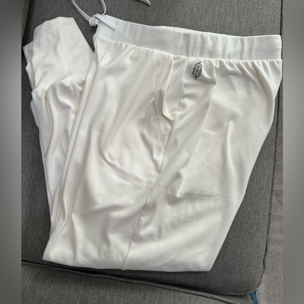 FP Movement by Free People Off White Guiding Light Top and Pants Set - Picture 6 of 6